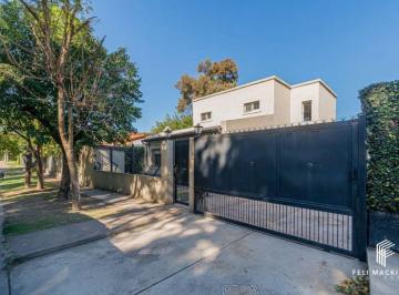 Casa de 3 ambientes, San Miguel · Casa en Venta en Bella Vista | Jardín, Pileta y Excelente Ubicación