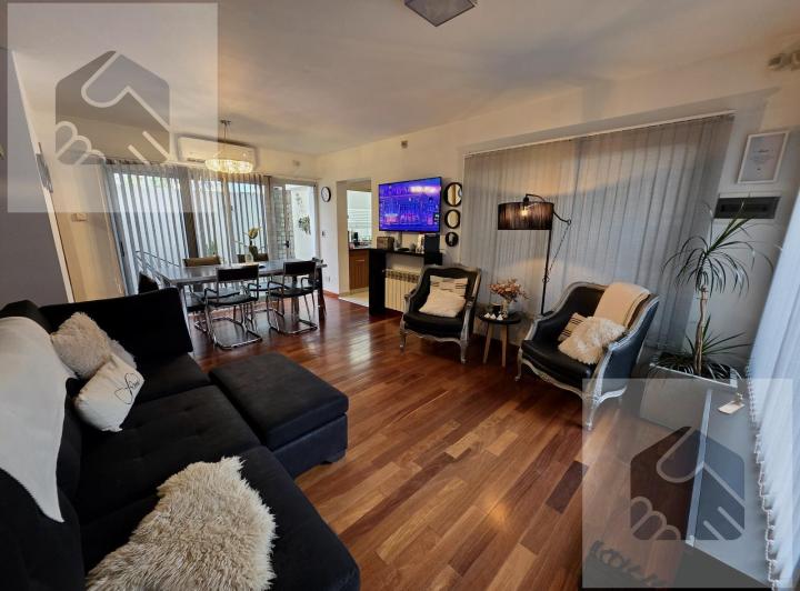 Departamento · 110m² · 5 Ambientes · 1 Cochera