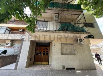 Departamento · 30m² · 1 Ambiente · Venta Departamento Monoambiente con Baulera Floresta 2 Piso por Escalera a Reciclar