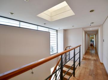 Casa · 140m² · 6 Ambientes · 2 Cocheras · Casa en Venta