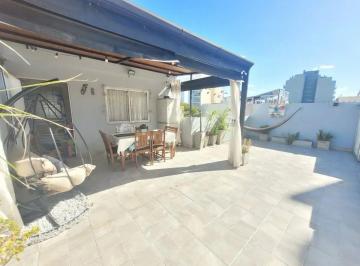 FRC-FRC-8106_2 · Pje Emilio de Alvear 4800 Montecastro PH 3amb U$189.000