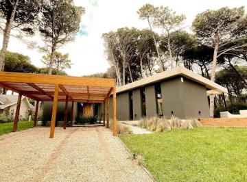 Casa · 285m² · 5 Ambientes · Casa en Carilo