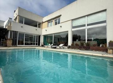Casa · 298m² · 5 Ambientes · 2 Cocheras · Casa Arenas del Sur