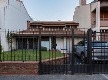 Casa · 157m² · 5 Ambientes · 2 Cocheras · Venta Chalet 5 Amb con Jardin San Martin Centro