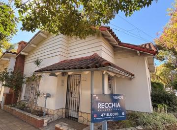 Casa · 95m² · 4 Ambientes · 1 Cochera · Casa en Olivos