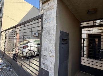 PCI-PCI-1192_2 · PH Al Frente con Garage y Patio Sin Expensas