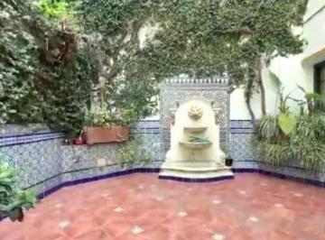 Casa · 304m² · 10 Ambientes · 1 Cochera · Casa.10 Amb. Venta. Boedo. Patio Andaluz. Terraza