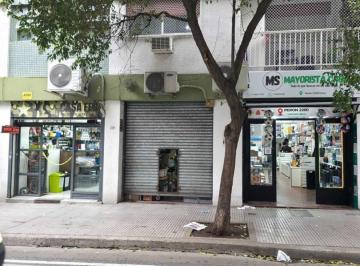 Local comercial , Once · Once: Local Comercial en Venta con Renta