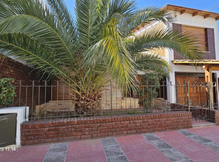 Casa · 207m² · 5 Ambientes · 1 Cochera