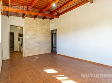 Casa · 109m² · 3 Ambientes · 1 Cochera · Casa Venta 3 Ambientes con Patio