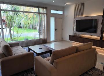 Casa · 190m² · 3 Dormitorios · 2 Cocheras · Casa en Altos de Hudson II