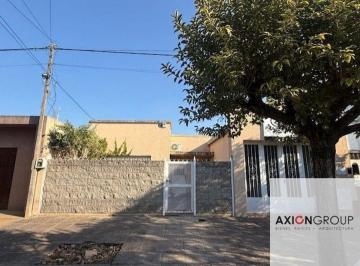 Casa de 4 ambientes, La Plata · Venta de Casa en Calle 30 N 1565 E 64 y 65 - La Plata