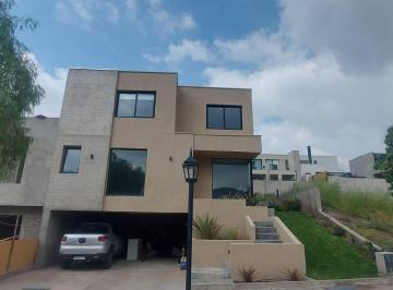 Casa · 225m² · 5 Ambientes · 2 Cocheras · Casa en Venta Barrio Dalvian