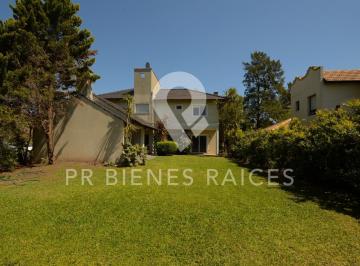 Casa · 220m² · 5 Ambientes · Casa - El Lauquen