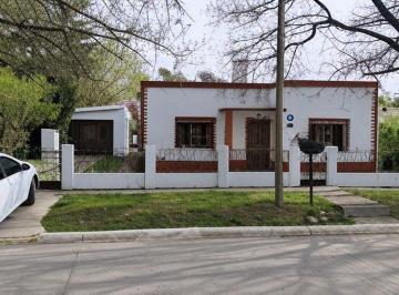 Casa · 113m² · 3 Ambientes · 1 Cochera · Venta de Casa 3 Ambientes en Carlos Spegazzini