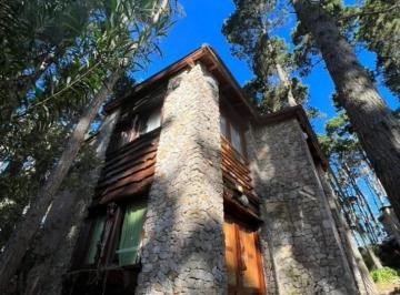 Quinta vacacional · 185m² · 3 Ambientes · 3 Cocheras · Venta Gran Complejo de Cabañas Estilo Patagonicas con Jacuzzi y Gran Parque en Mar Azul