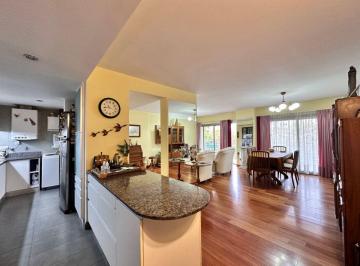 Departamento de 4 ambientes, Rosario · Departamento Premium en Oroño 1400 en Venta C/2 Cocheras y Amenities