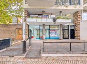 Local comercial · 320m² · 10 Ambientes · Local Comercial | Planta Baja y Entrepiso | 340 m² | Uso Profesional | Patios | Bv. Oroño