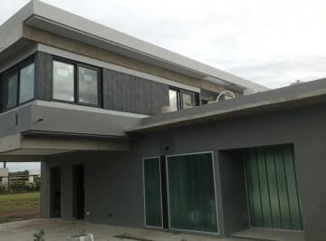 Casa · 350m² · 5 Ambientes · Casa en Venta - 4 Dorm. 2 Baños - Los Cardales