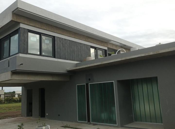 Casa · 350m² · 5 Ambientes
