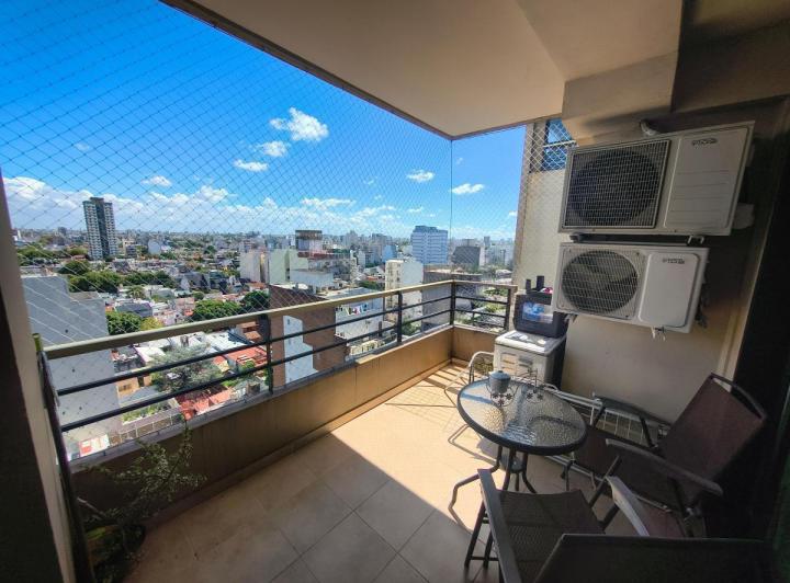 Departamento en Venta - 2 Dorm. 2 Baños - Flores