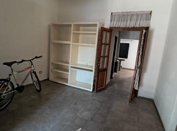 Casa de 7 ambientes, Córdoba · Alquiler Casa Dos Dorm. con Oficina Sin Cochera