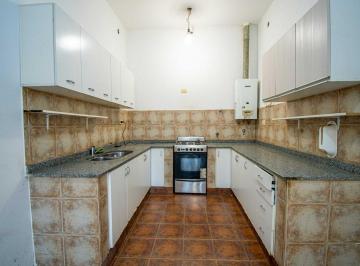 Casa · 90m² · 4 Ambientes · 1 Cochera · Casa en Venta con Patio y Cochera La Florida