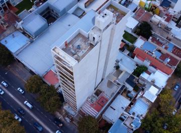 Departamento · 28m² · 1 Ambiente · Monoambiente en Venta - Contrafrente - 32 m - Pozo - Av 7 - La Plata
