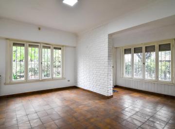 Casa · 255m² · 4 Dormitorios · 2 Cocheras · En Block: Casa 3 Amb. + Depto. 3 Amb. - Ap Credito - Bosque Alegre