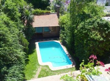 Casa · 347m² · 4 Ambientes · 2 Cocheras · Casa 4 Amb C/dependencia, Jardín, Pileta y Cochera
