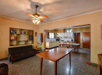 Casa · 108m² · 4 Ambientes · 1 Cochera · Casa en Venta La Plata
