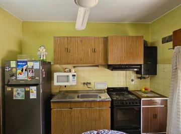 Casa · 100m² · 4 Ambientes · Venta de Casa 3 Dorm. con Cochera
