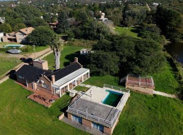 Casa · 312m² · 7 Ambientes · 2 Cocheras · Venta Chalet 3 Dorm Villa Lago Azul