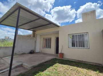 Casa · 99m² · 3 Ambientes · 1 Cochera · Venta Casa 2 Dorm. Arguello Norte