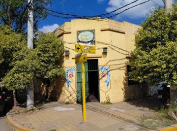 Casa · 75m² · 3 Ambientes · Venta Casa + 2 Locales Importantes Rodríguez Centr
