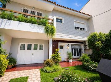 Casa · 236m² · 6 Ambientes · 3 Cocheras · Oportunidad Barrio Guemes Haedo Inversor/ Vivienda