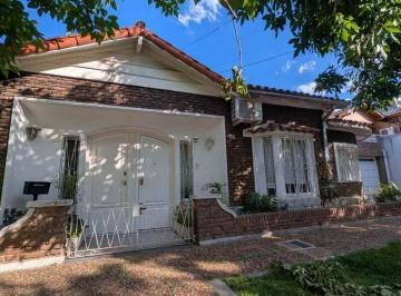 Casa · 115m² · 5 Ambientes · 1 Cochera · Casa Duplex Venta 4 Dorm. Cochera San Andres
