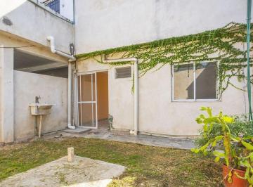 Casa · 100m² · 8 Ambientes · 2 Cocheras · En Venta, Tres Departamentos en El Mismo Lote!