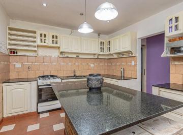 Casa · 320m² · 6 Ambientes · 1 Cochera · Venta - 2 Propiedades C/ Cochera - San Justo.