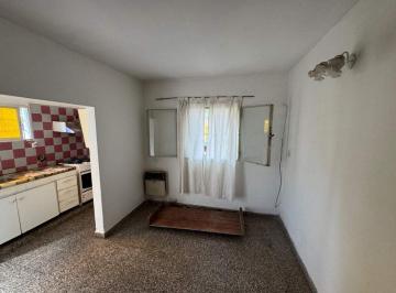 PH · 47m² · 2 Ambientes · 1 Cochera · PH en Venta en Pergamino