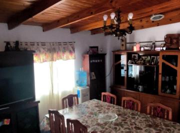 Local comercial · 200m² · 3 Cocheras · Venta Casa con Local Funcionanado La Loma Lujan