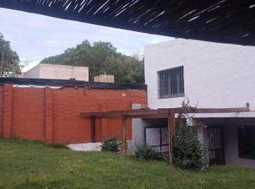 Casa · 220m² · 6 Ambientes · 2 Cocheras · Casa 4 Dorm V. Allende Golf