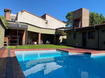 Casa · 191m² · 5 Ambientes · 3 Cocheras · Venta Casa 4 Dorm 4 Baños con Pileta y Quincho