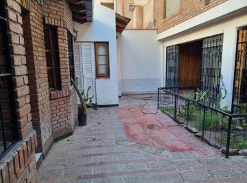 Casa · 135m² · 6 Ambientes · 2 Cocheras · Alquiler Casa 3 Dorm Av España Ciudad