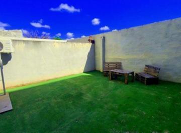 Departamento · 51m² · 2 Ambientes · Venta Departamento de 2 Ambientes en Pb con Amplio Patio - Apto Credito y Permuta - Bajas Expensas