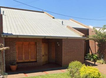 Casa de 4 ambientes, Esperanza · Venta Casa en Excelente Estado