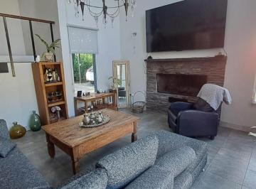 Casa · 245m² · 5 Ambientes · 2 Cocheras · Casa en Venta Haras del Sol 5 Ambientes