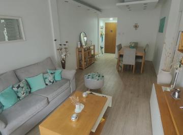 Departamento · 81m² · 4 Ambientes · Venta 4 Ambientes C/ Dependencia. Reciclado Frente con Balcón. Subte B. Camargo 700. Villa Crespo.