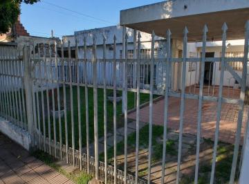 Casa · 134m² · 4 Ambientes · 2 Cocheras · Casa 2 Dorm., Barrio Ciudadela, Amplio Terreno de 396 m², Ideal Inversión.