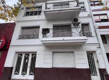 Oficina comercial · 200m² · 6 Ambientes · Oficina Tipo Casa con Quincho y Dependencias 200 m²
